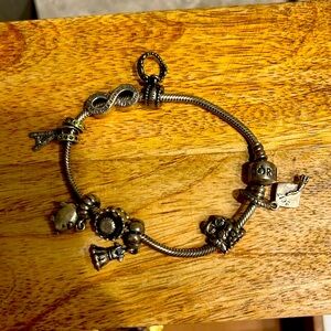 Pandora bracelet with 8 charms